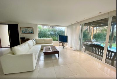 Venta de Casa 4 DORMITORIOS en Punta del Este, Maldonado