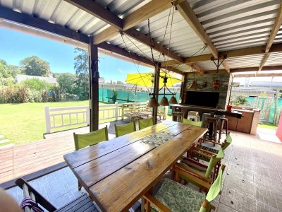 Vende casa en barrio privado la residence, de 4 dormitorios en Punta del Este 