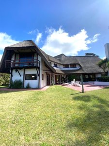 Gran chalet en venta a metros de Palaya Brava