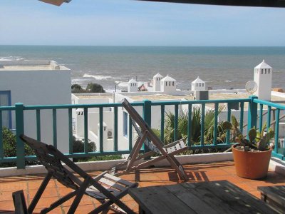 En venta espectacular casa con vista al mar, de 4 dormitorios.
