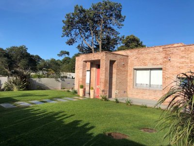 Hermosa casa de 4 dormitorios.