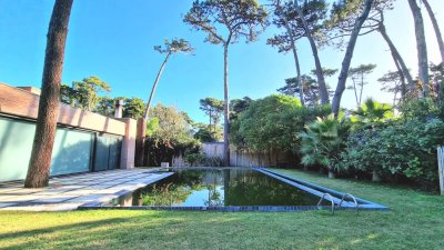 Hermosa casa de 4 dormitorios en venta en San Rafael, con barbacoa y piscina.