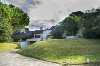 Casa en Venta de 4 dormitorios en Lugano , Punta del este 