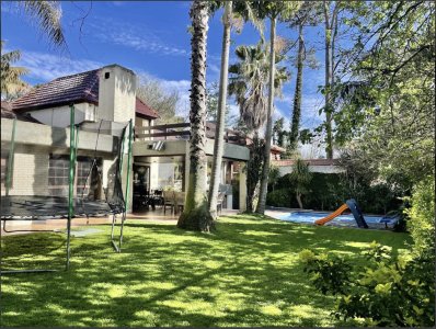 Vende casa en playa mansa, Punta del Este de 3 dormitorios