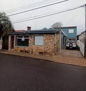 Casa en el centro de Maldonado con local comercial. 