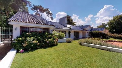 Casa en venta en Punta del este de 4 dormitorios.