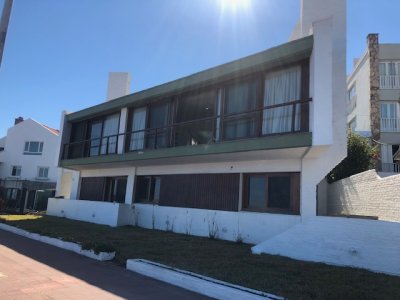 Casa en venta frente al mar