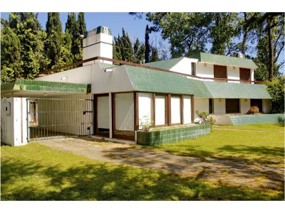 Vende casa de 4 dormitorios en Mansa, Punta del Este