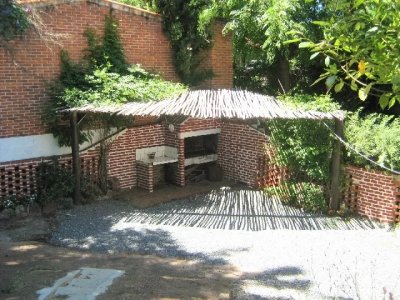 Casa de 4 Dormitorios en Venta - Playa Mansa, Punta del Este