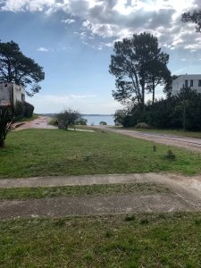 Gran terreno esquinero en venta.