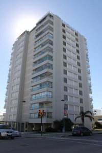 Se vende magnificio apartamento en Peninsula Punta del Este de 3 dormitorios. 