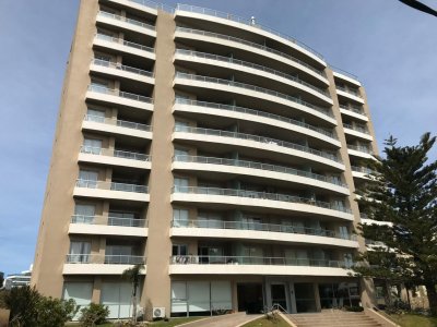 Departamento en venta próximo a Playa Brava