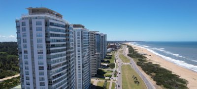 Espectacular planta en Le Parc 2, en Venta, departamento de 3 dorm + dependencia