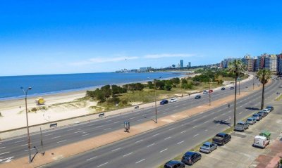 Torre Arenas en Malvín, Apartamento 2 dormitorios frente al mar