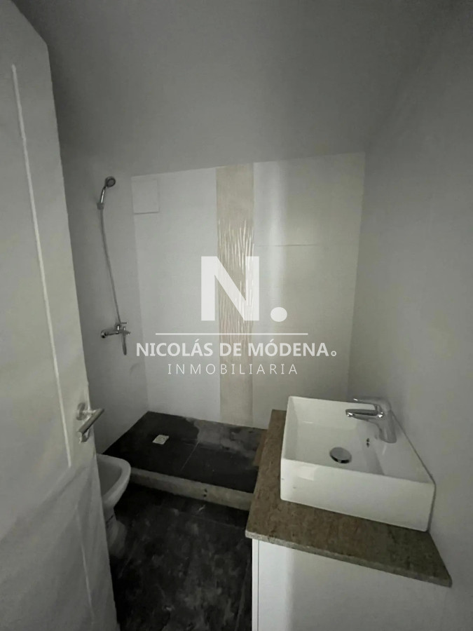 style="height:120px;object-fit:cover;"