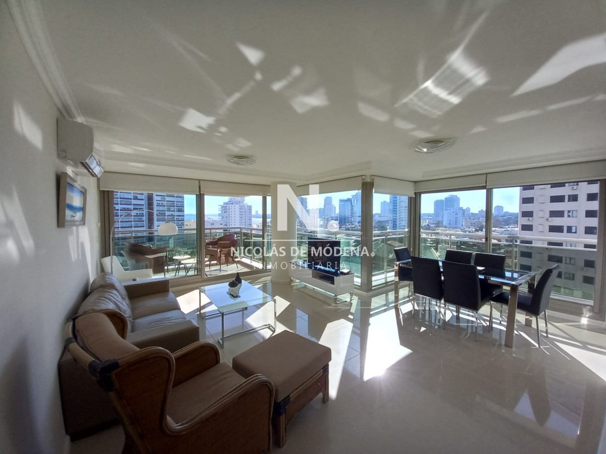 Torre imperiale living-comedor
