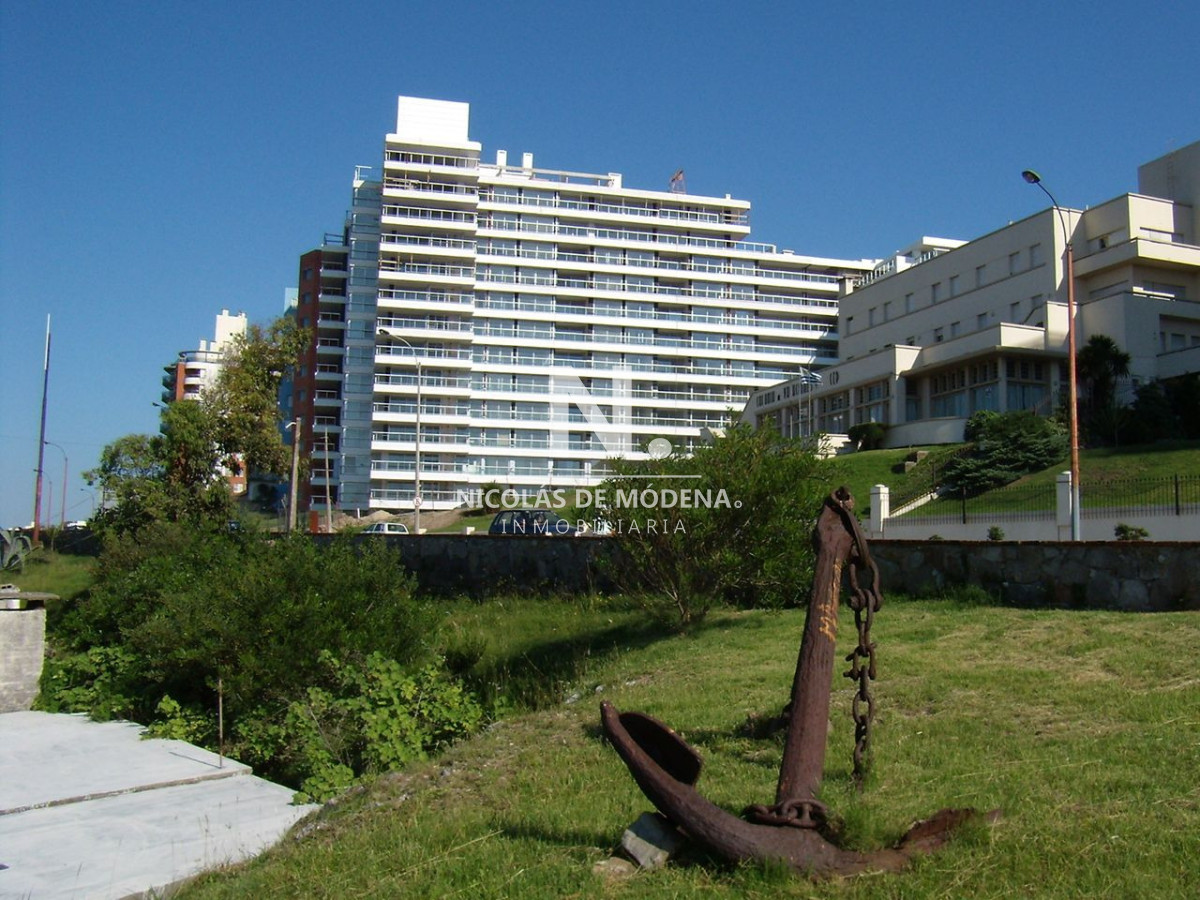 style="height:120px;object-fit:cover;"
