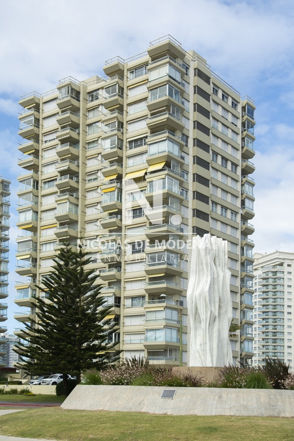 style="height:120px;object-fit:cover;"