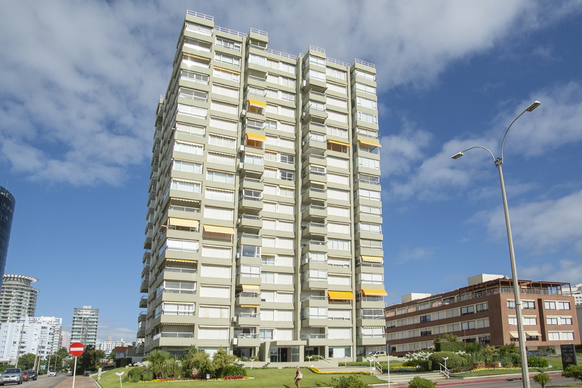 Emprendimientos y Edificios - Nicólas de Módena Inmobiliaria