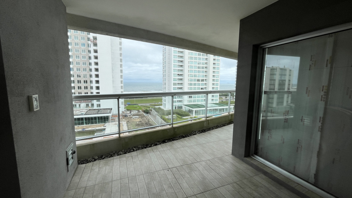 Venta apartamento 3 Dormitorios con parrillero Propio Playa Brava