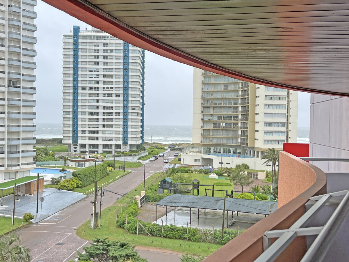 Imagen de Apartamento 2 Dormitorios Playa Brava.  Punta del Este.