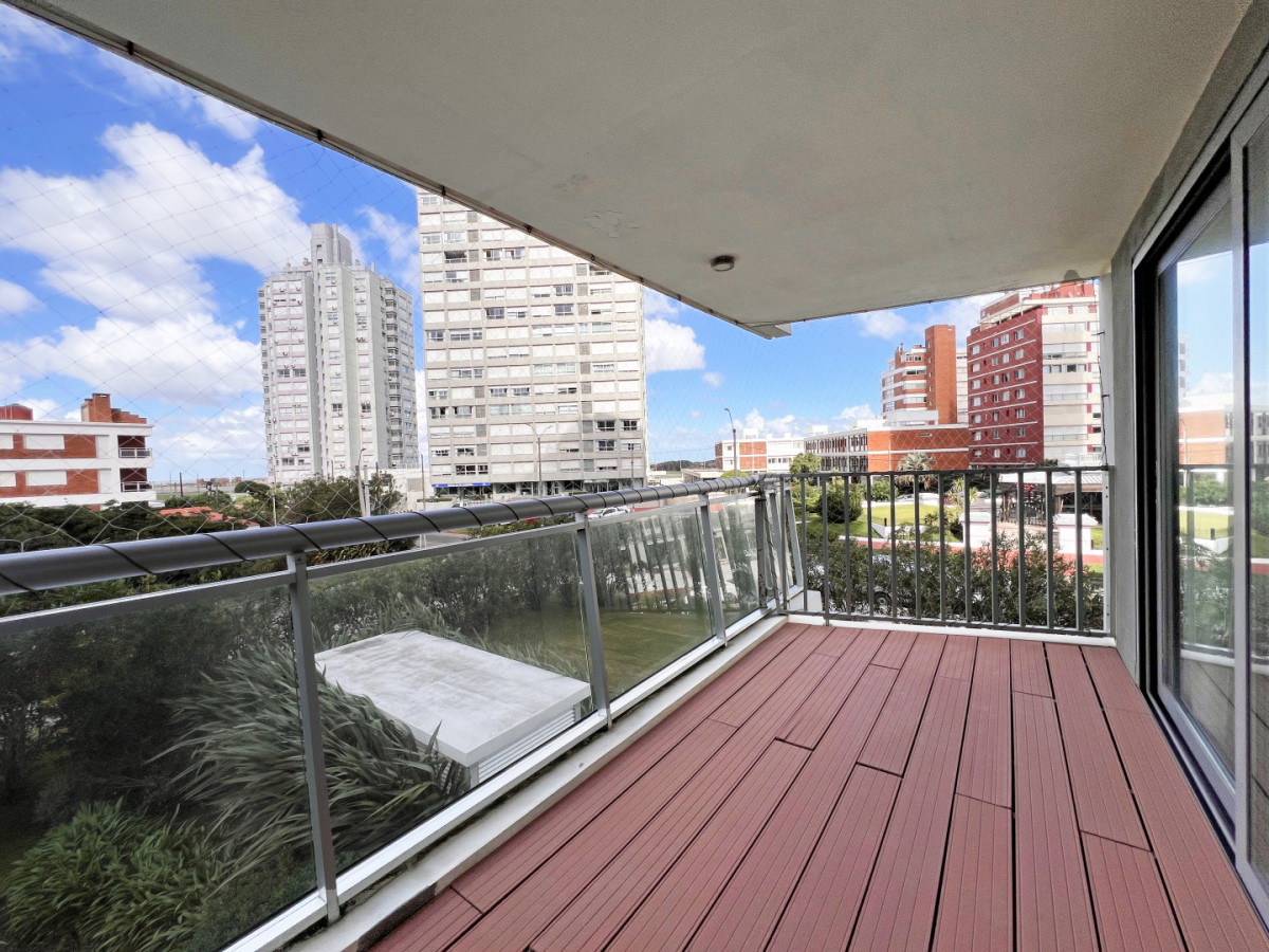 Imagen de Apartamento en venta y alquiler anual 2 dormitorios Torre Onix