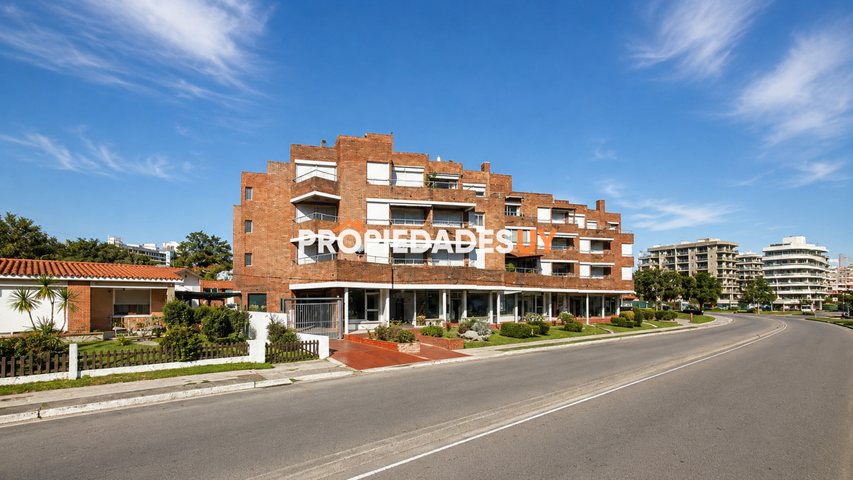 Edificio Coq Hardi Punta del Este