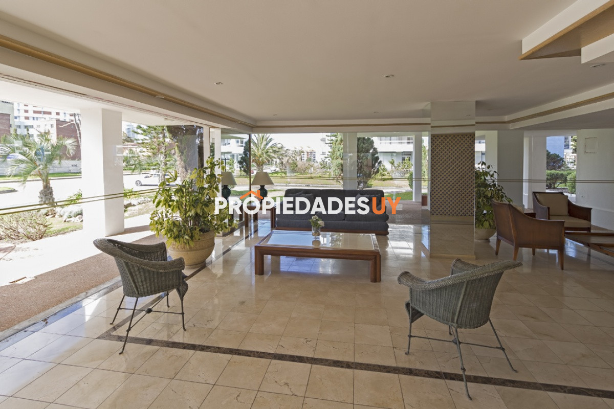 Edificio Long Beach Punta del Este