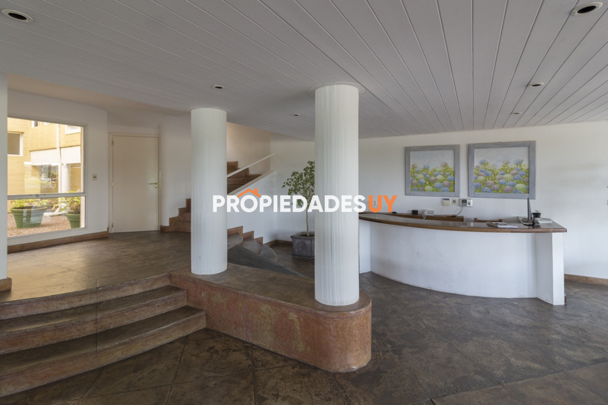 Edificio Pinares de la Barra Punta del Este