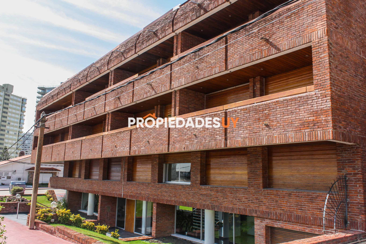 Edificio Civitavechia Punta del Este