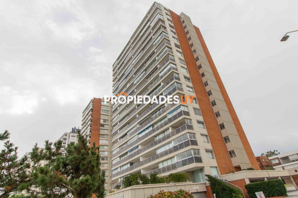 Edifico Tequendama l Punta del Este