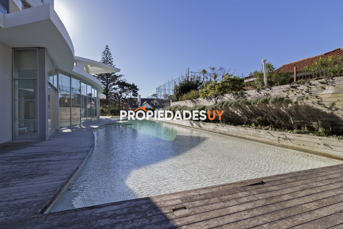 Edificio Sunrise Tower Punta del Este