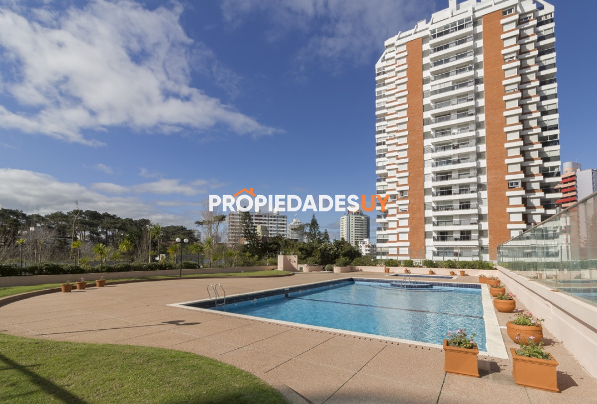 Edificio Long Beach Punta del Este