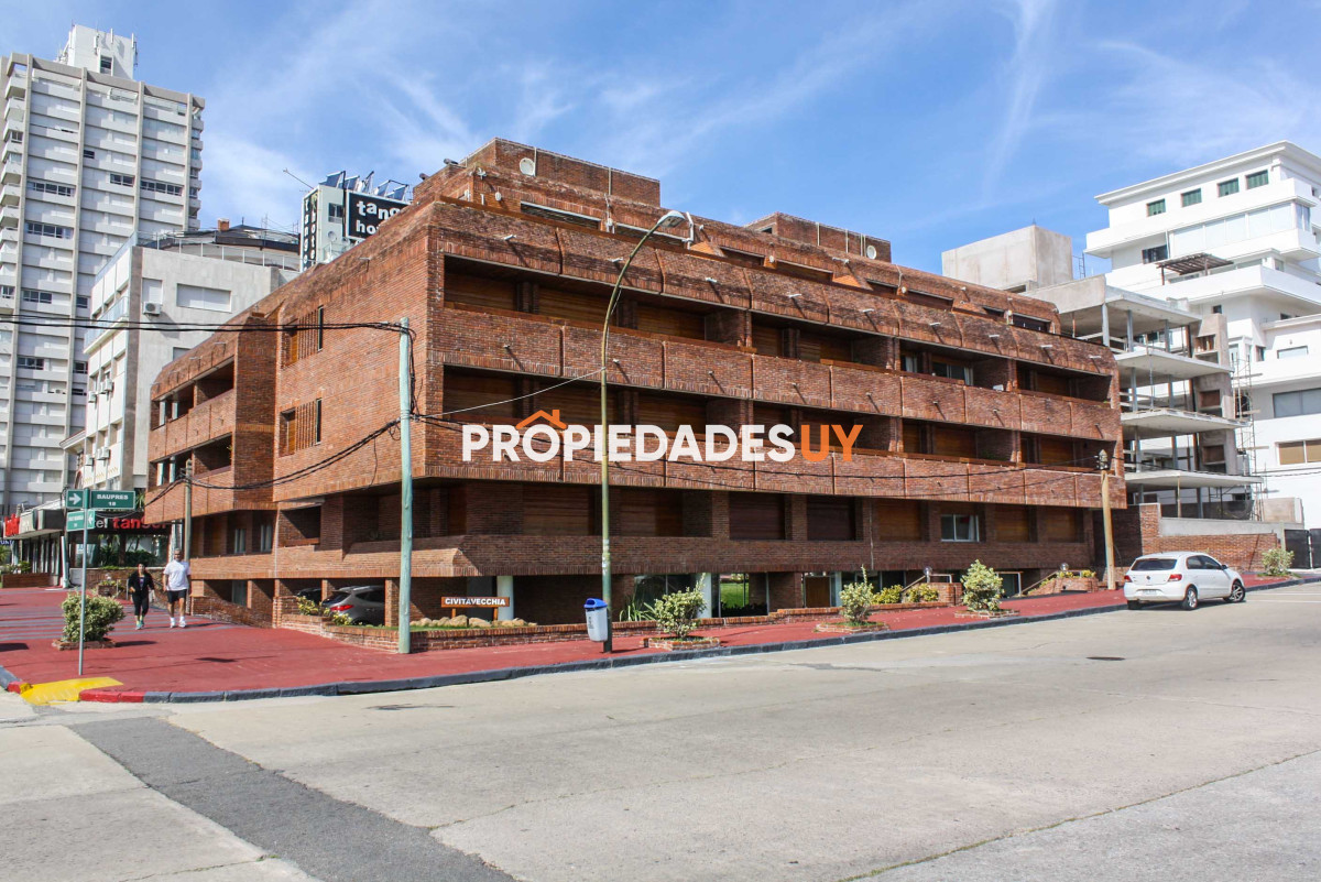 Edificio Civitavechia Punta del Este