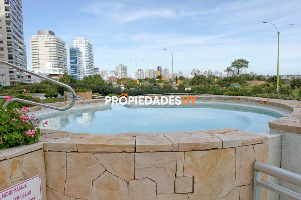 Edificio Tunquelen l Punta del Este