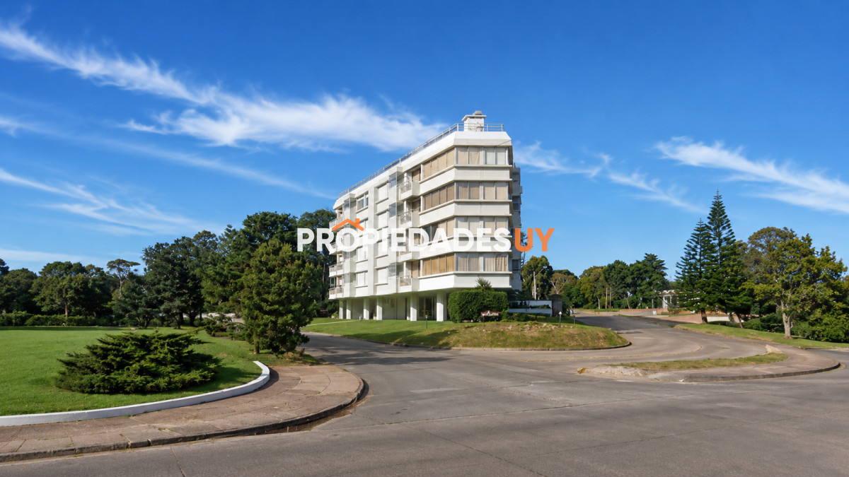 Edificio Proa al Mar Punta del Este
