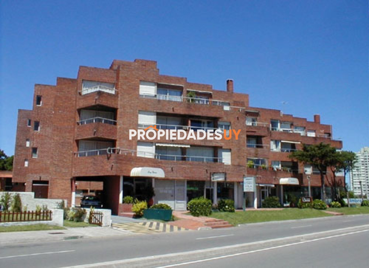 Edificio Coq Hardi Punta del Este