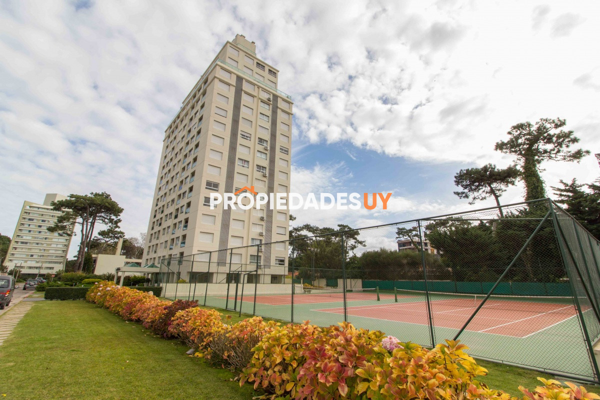 Edificio Doce Lunas Punta del Este
