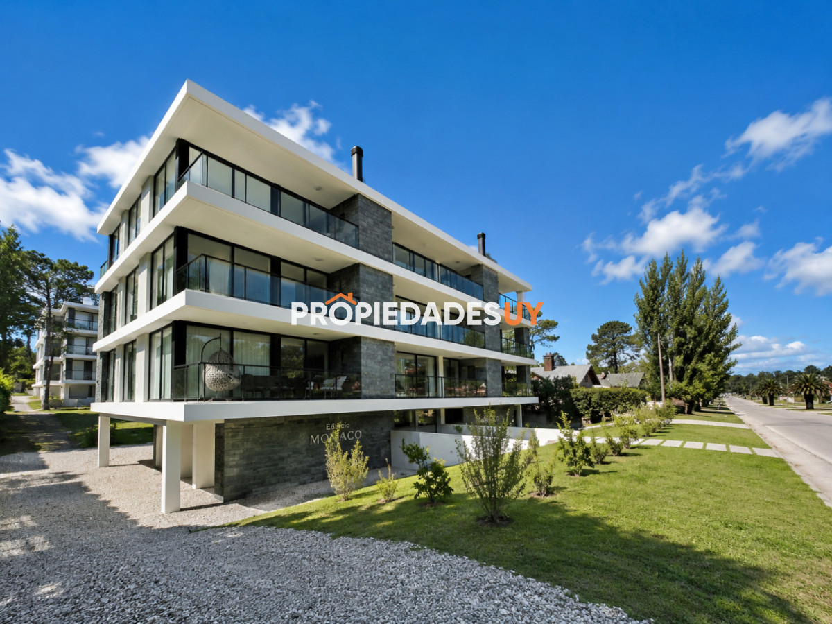 Edificio Monaco & Marsella Punta del Este