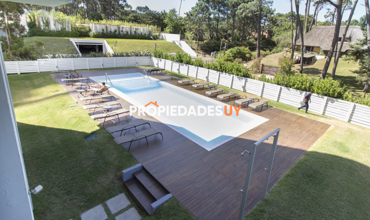Edificio Jardines de la Sierra Punta del Este