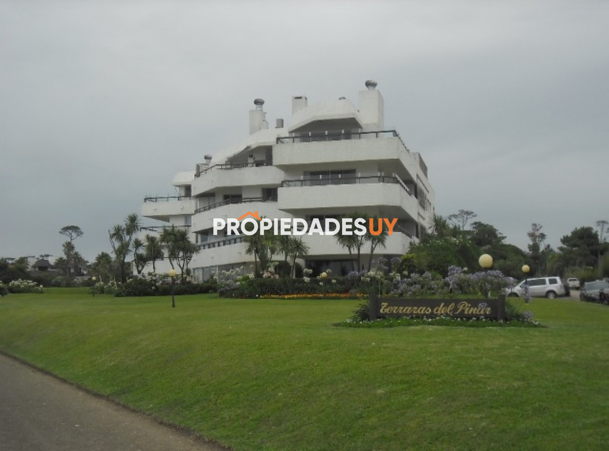 Edificio Terrazas del Pinar Punta del Este