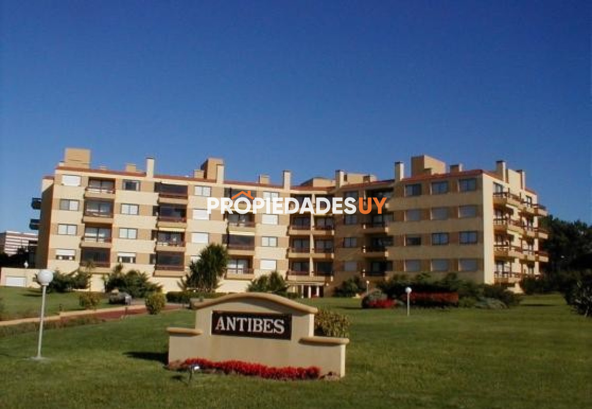 Edificio Antibes Punta del Este