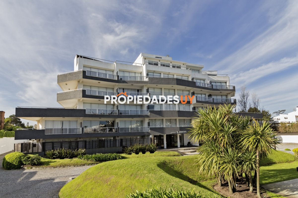 Edificios Tauro y Libra Punta del Este