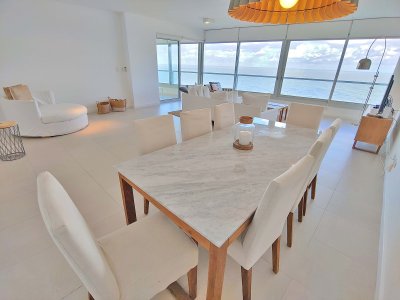 Oportunidad! Esquinero de Le Parc, piso alto en venta! Punta del Este