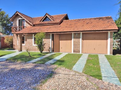 Casa en alquiler anual - Punta del Este