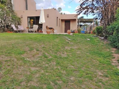 Casa en alquiler anual en excelente ubicación