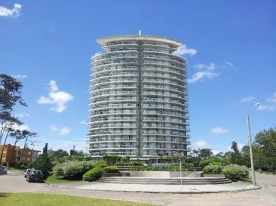 Alquiler Punta del Este - Espectacular apartamento en Pda 7 hermosa vista al mar