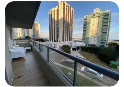 MODERNO APARTAMENTO A PASOS DEL MAR