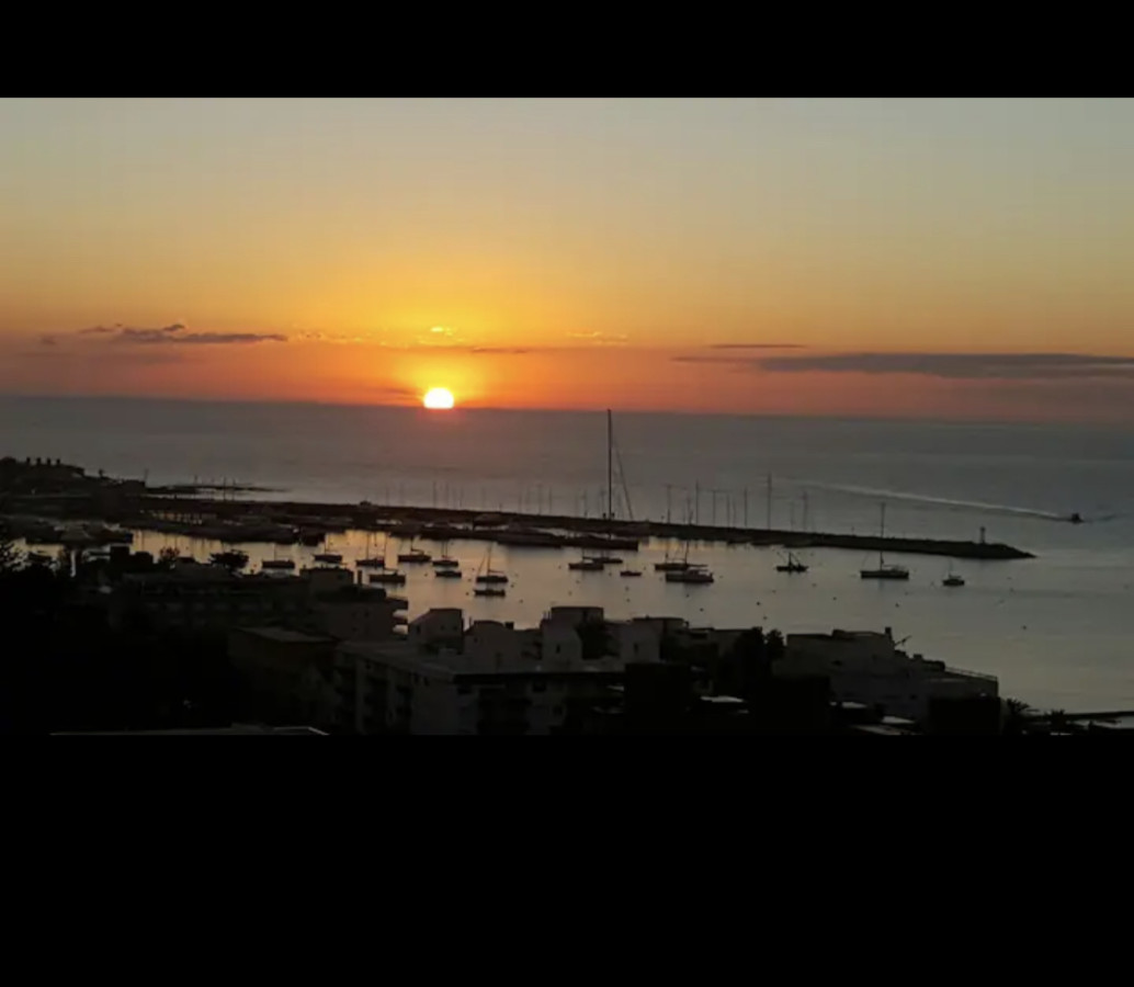 Con excelente vista al mar 