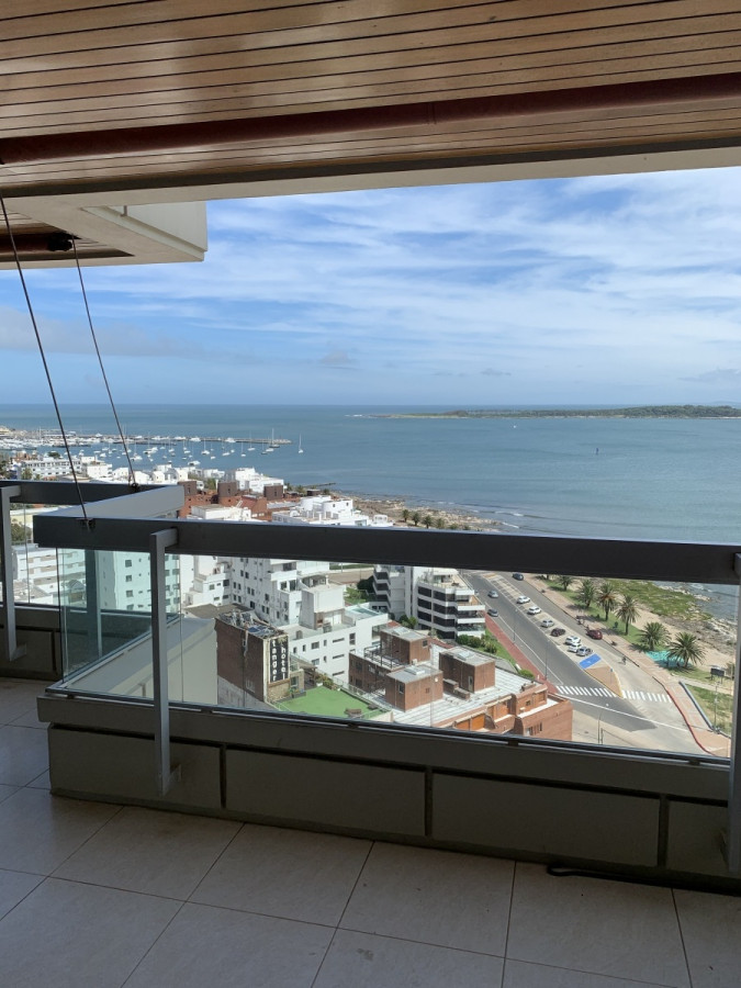 PRIMERA LINEA AL MAR